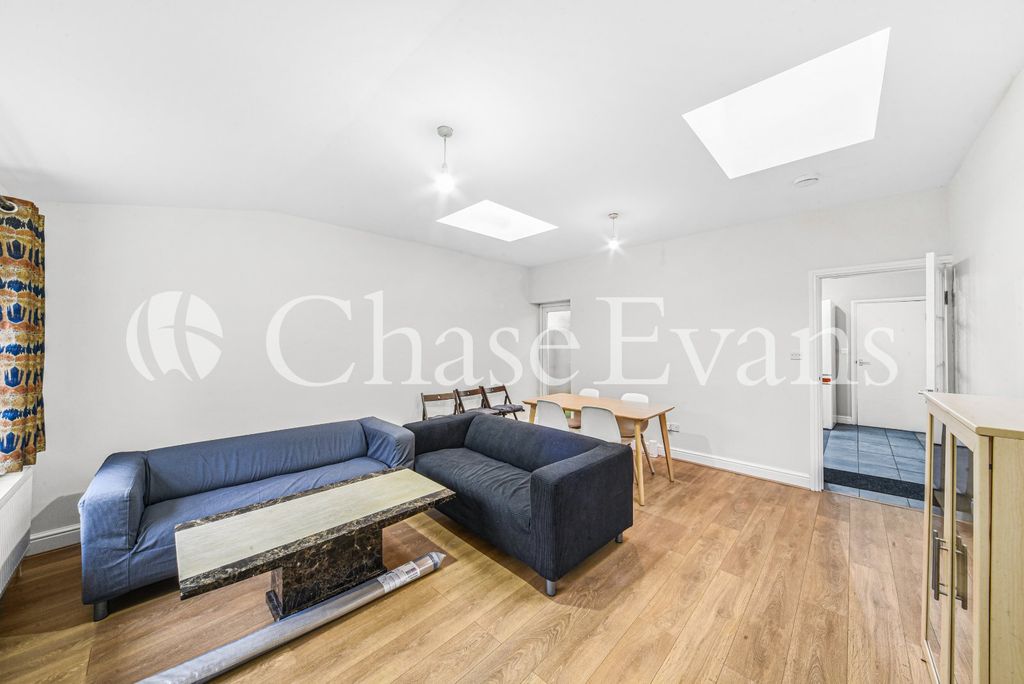 Property photo 1 of 14 Living