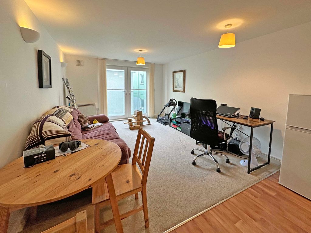 Property photo 2 of 6