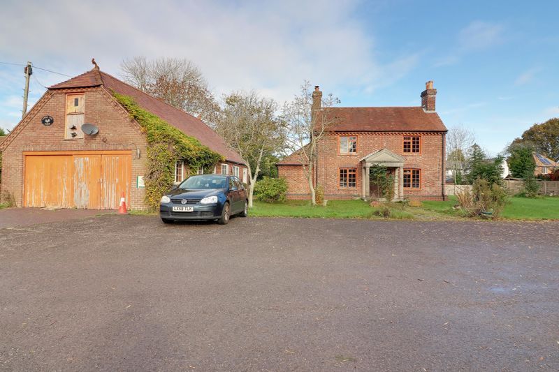 Property photo 2 of 30 Front Aspect