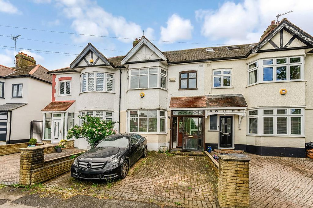 Property photo 1 of 17 Waverley Avenue