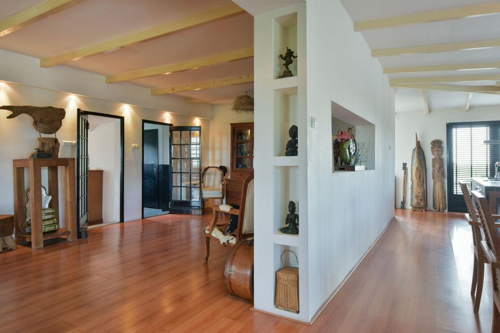 Property photo 2 of 46