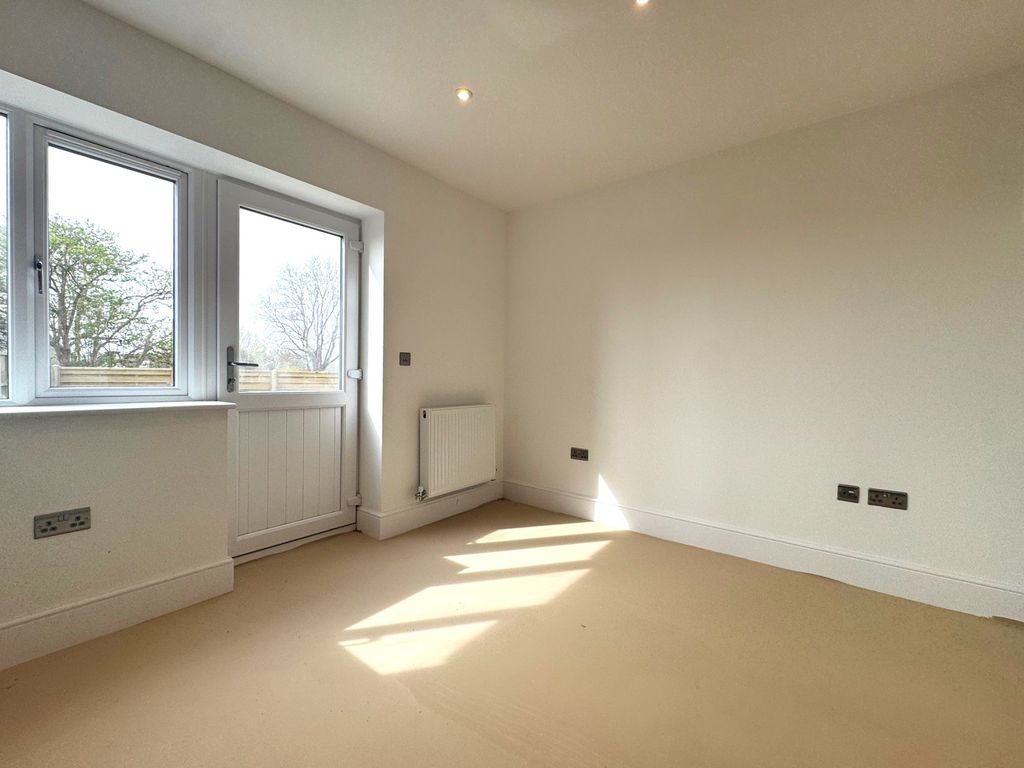 Property photo 3 of 6 Image