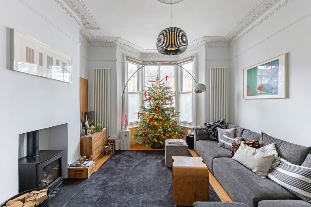 Property photo 2 of 22