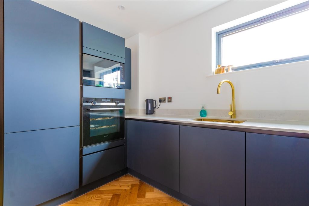 Property photo 2 of 17 Hamilton Villas 3-13.Jpg