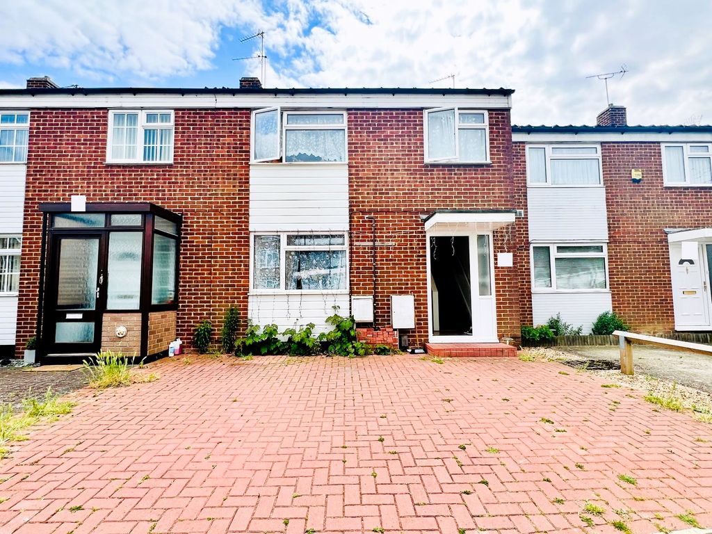Property photo 1 of 13 Maryside, Langley, Slough, Sl3 7Et (18)