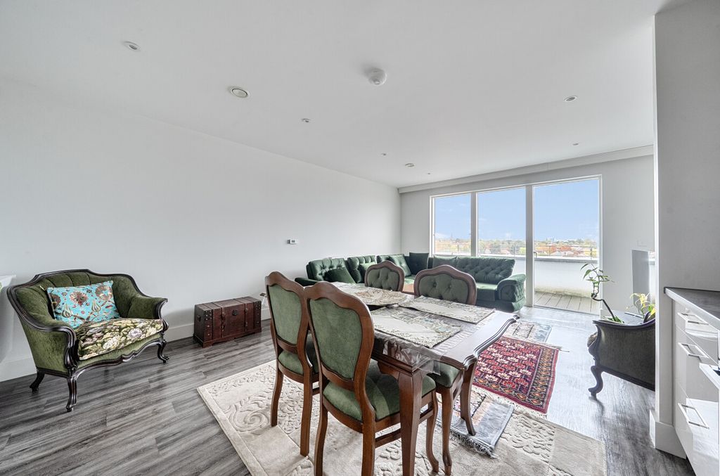 Property photo 3 of 13