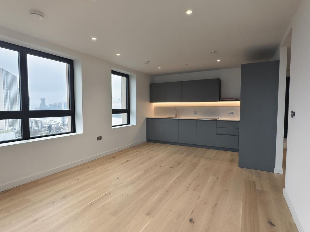 Property photo 1 of 12 Kitchen