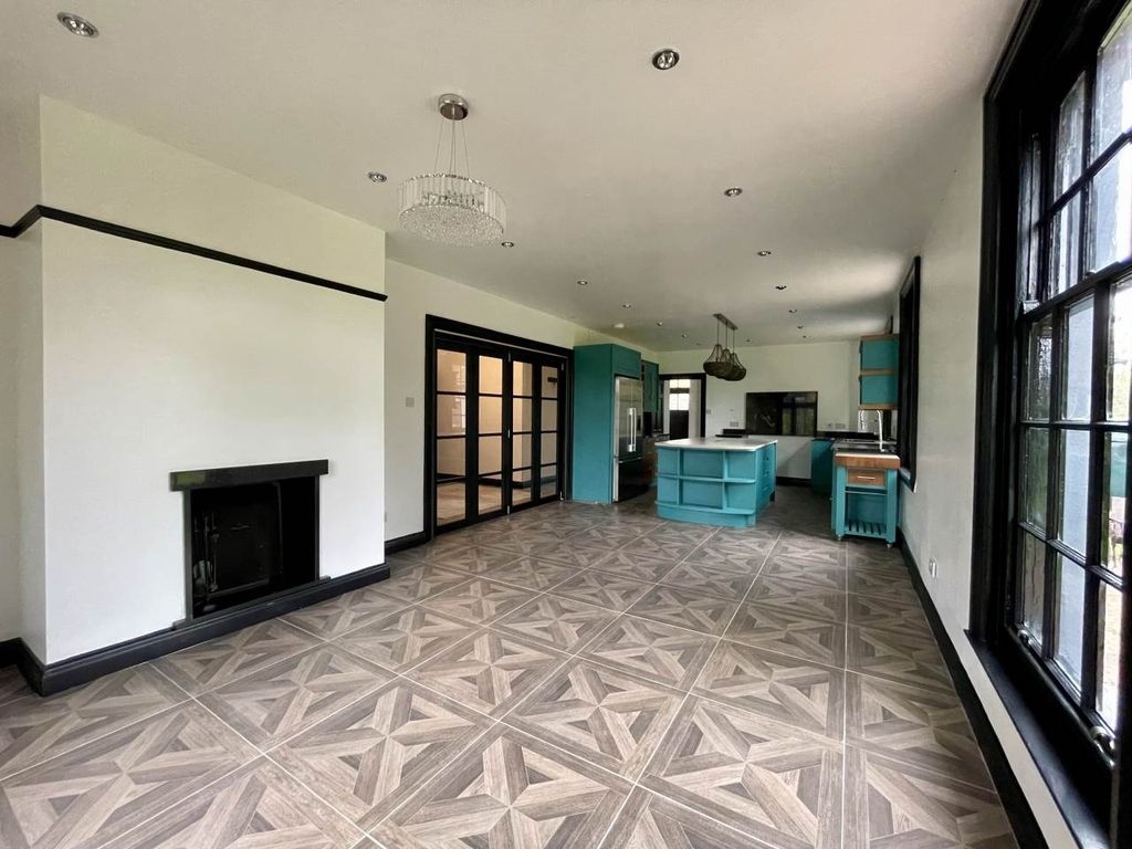 Property photo 3 of 20 Family Room