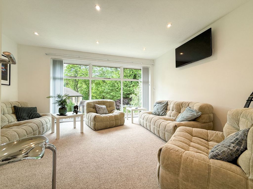 Property photo 3 of 34