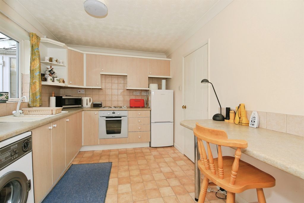 Property photo 3 of 16