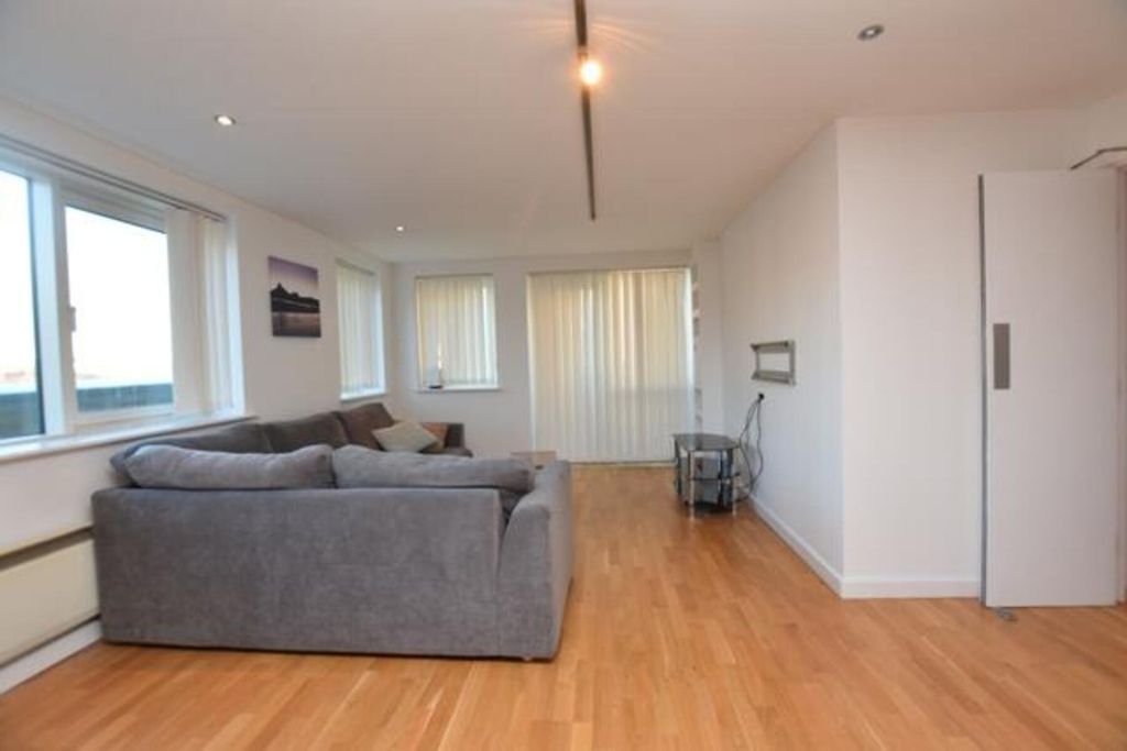 Property photo 2 of 7 Barley House - Lounge Overview