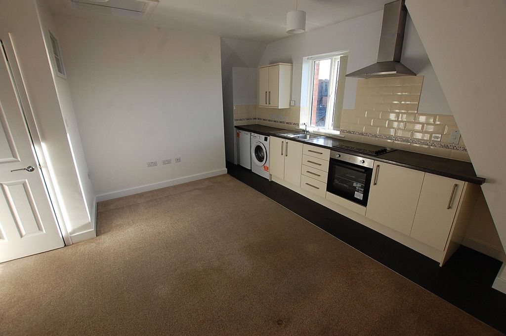 Property photo 2 of 13 Picture No. 12