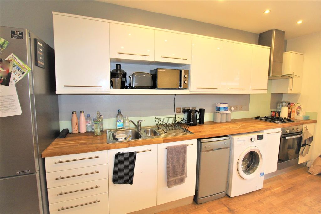 Property photo 2 of 5