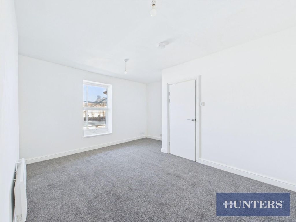 Property photo 3 of 9 Cam05333G0-Pr0024-Still004.Jpg