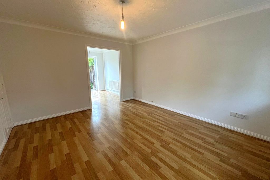 Property photo 2 of 9 2