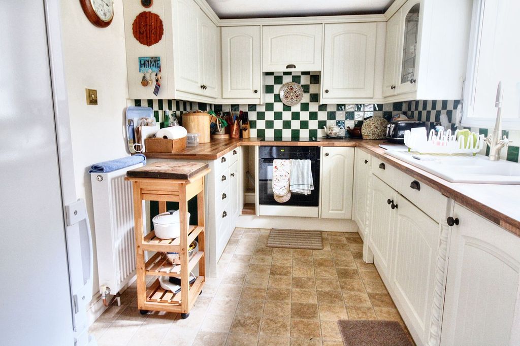 Property photo 3 of 9