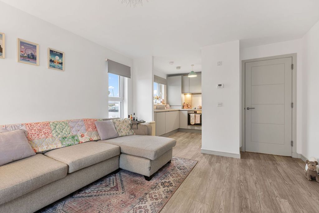 Property photo 3 of 20