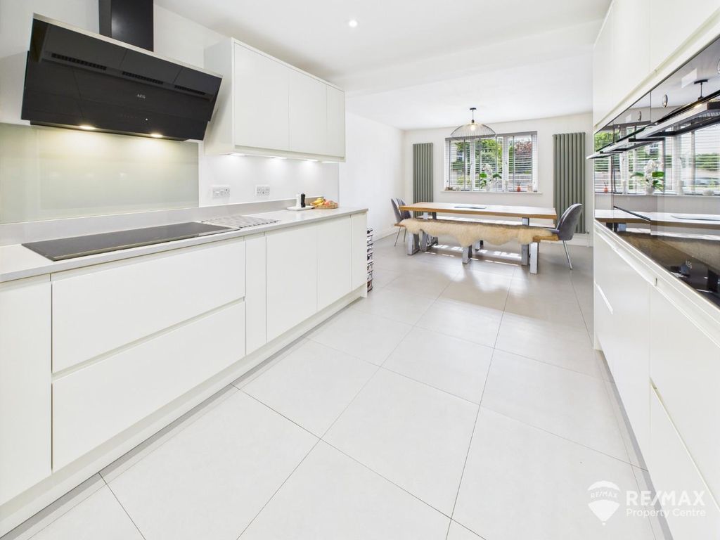 Property photo 3 of 27 Kitchen Diner.Jpg