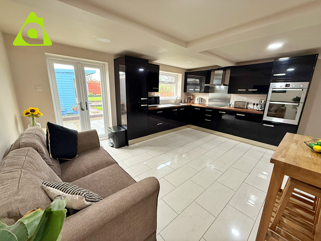 Property photo 3 of 21