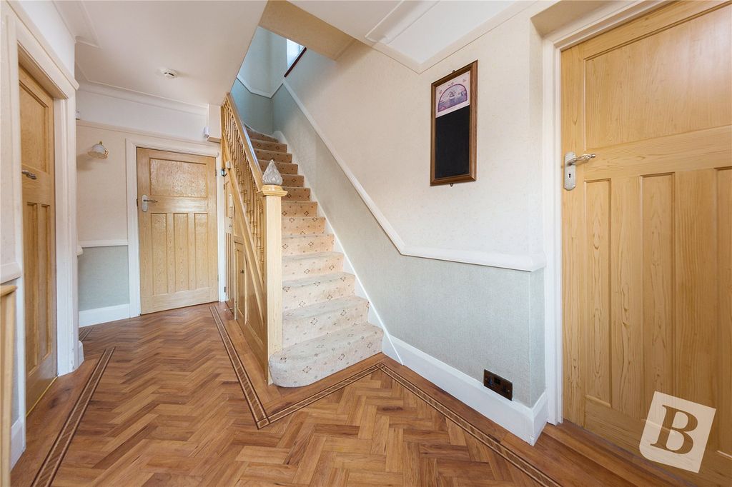 Property photo 2 of 15 Entrance Hall