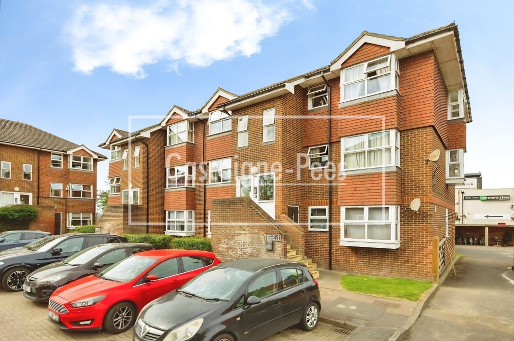 Property photo 1 of 6