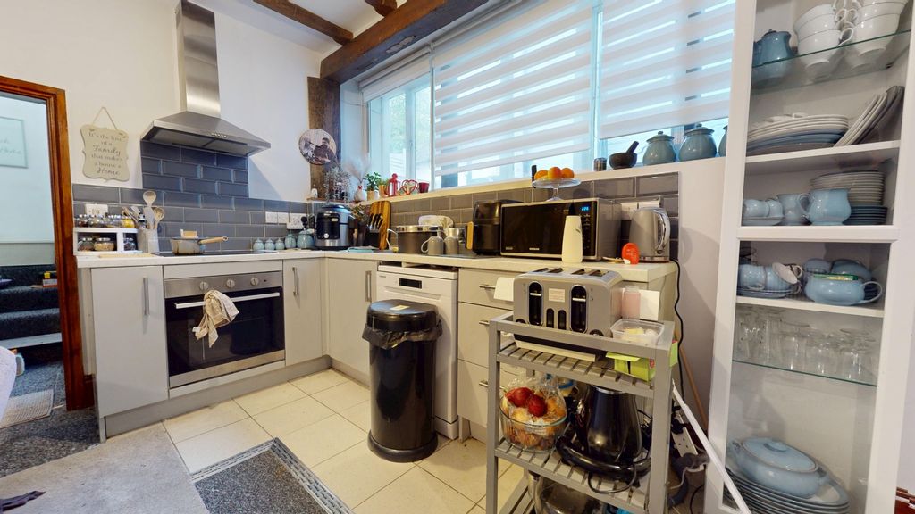 Property photo 3 of 51 4579458