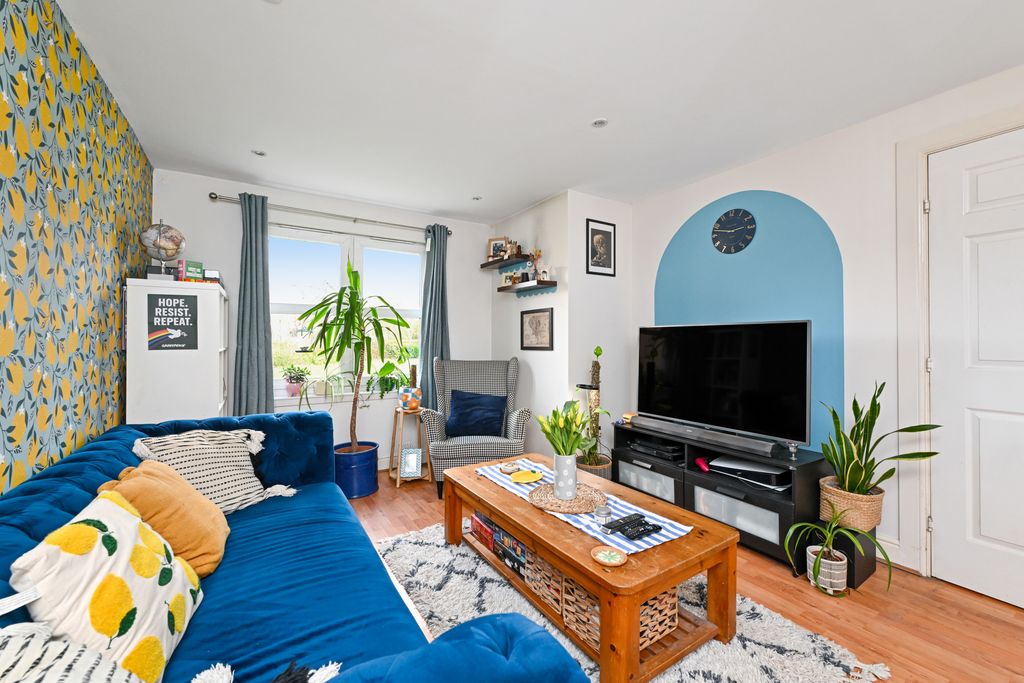 Property photo 2 of 17 Property Image 2