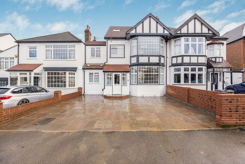 Property photo 1 of 40