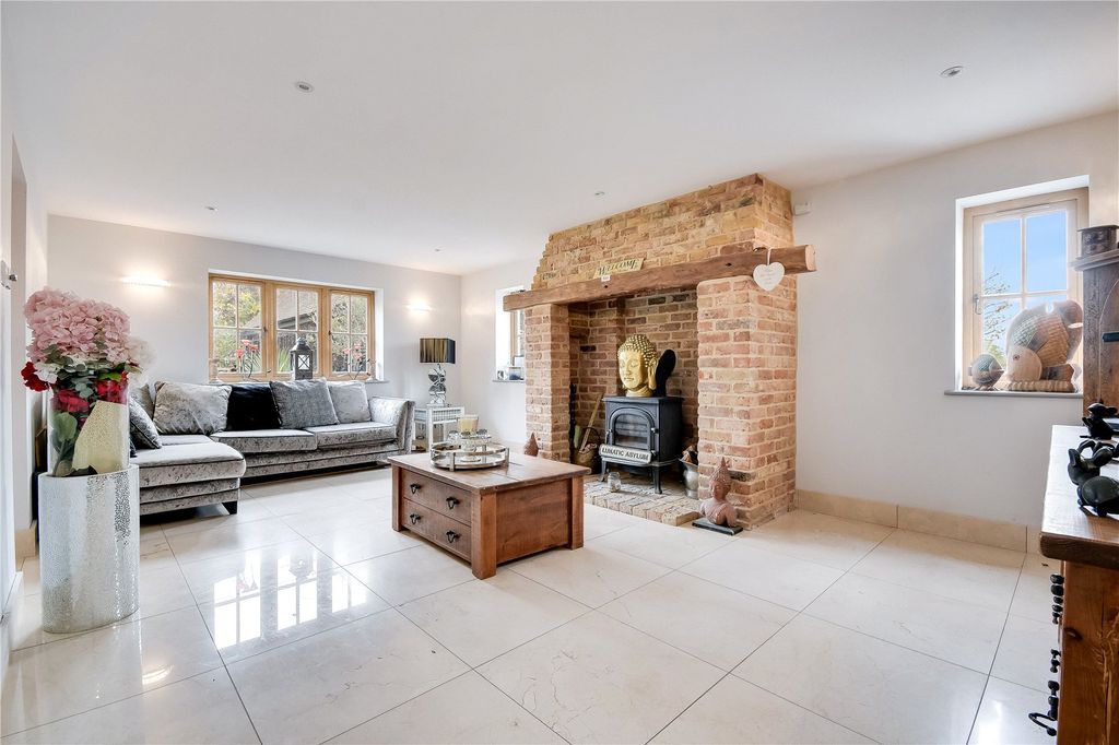 Property photo 2 of 21 Snug/Tv Room