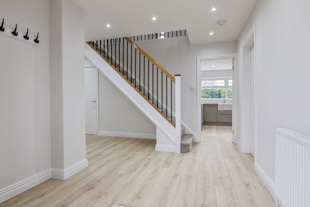 Property photo 3 of 34 Photo