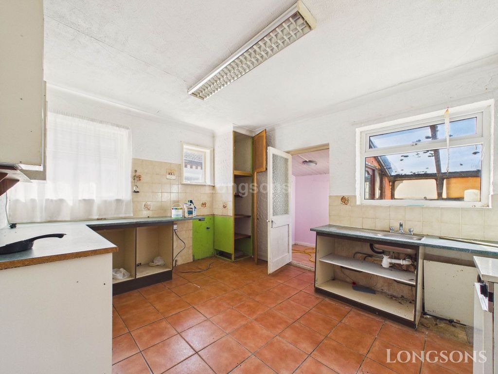 Property photo 3 of 24