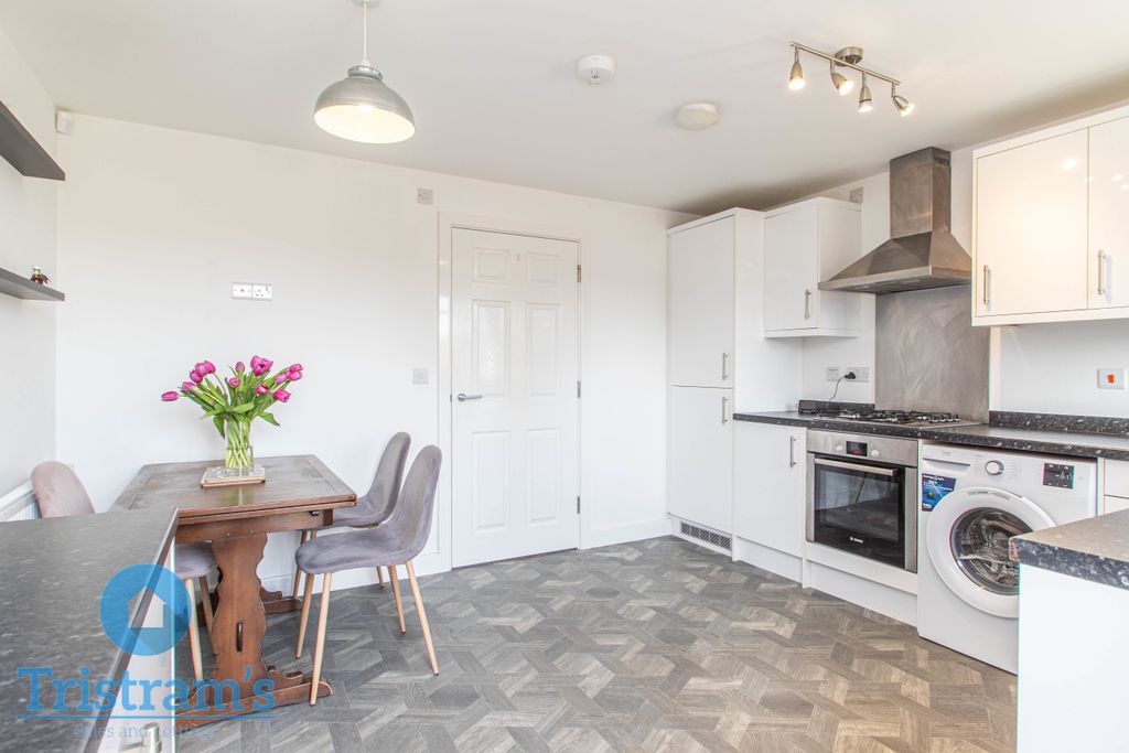 Property photo 2 of 24