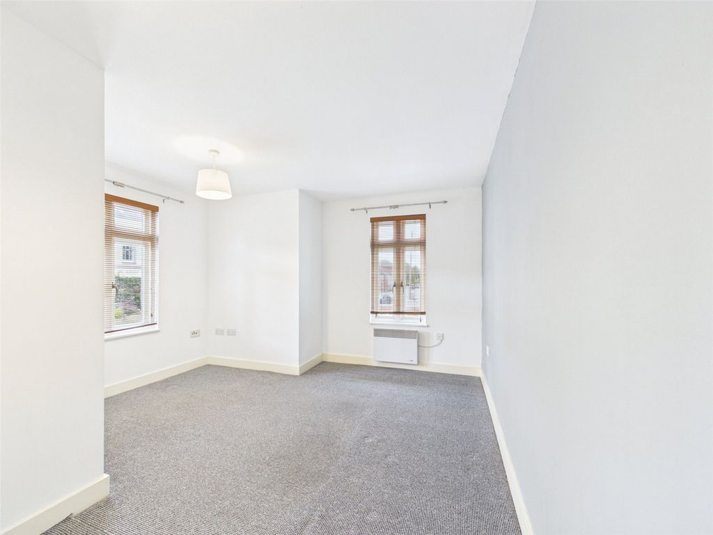 Property photo 3 of 12 Picture No. 02