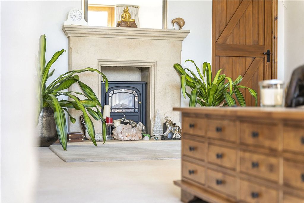 Property photo 3 of 32 Picture 3