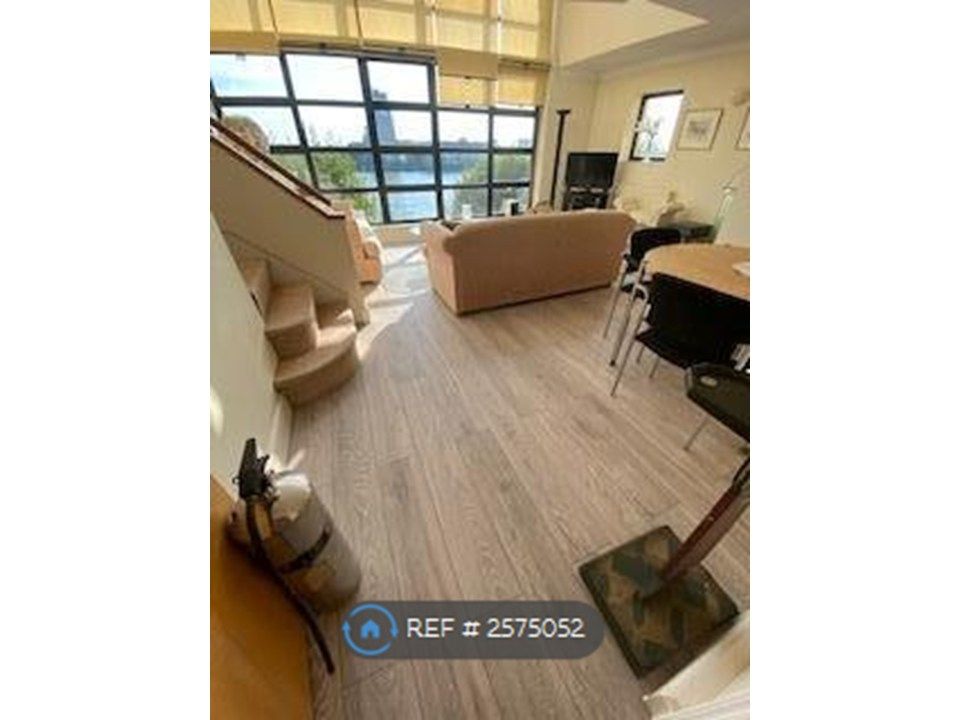 Property photo 3 of 16 Living Room