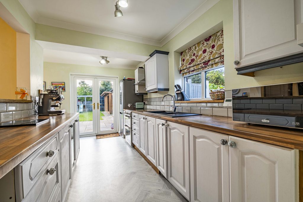 Property photo 3 of 19