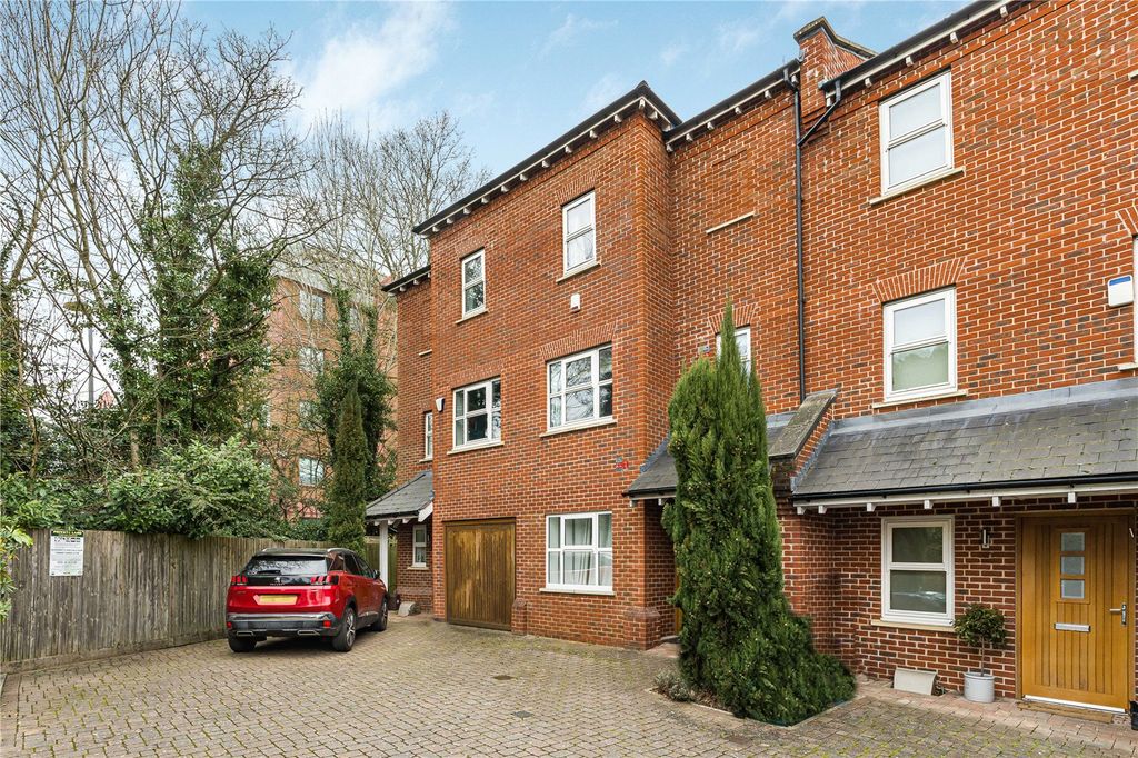 Property photo 1 of 38 Picture No. 46