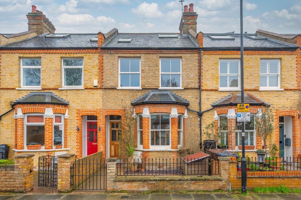 Property photo 1 of 11