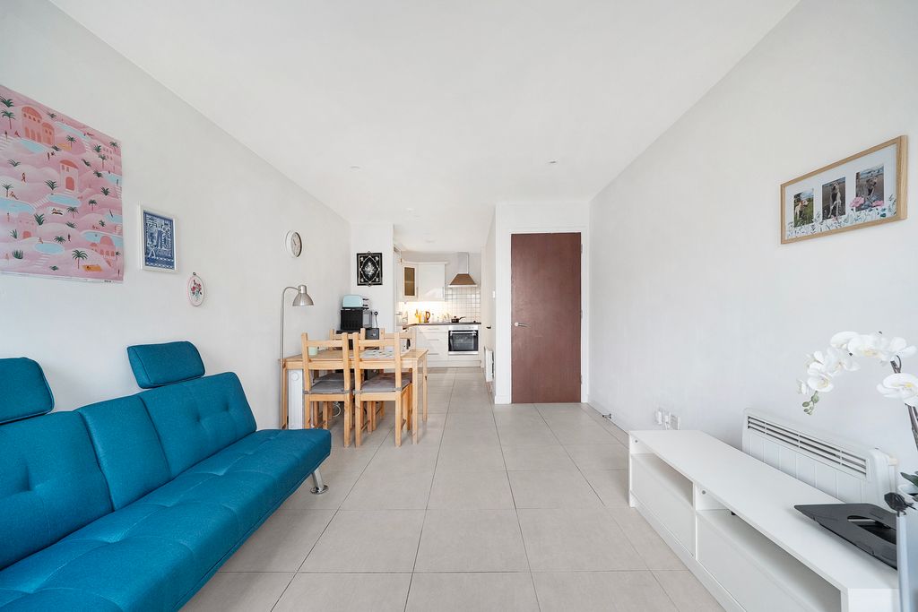 Property photo 3 of 11