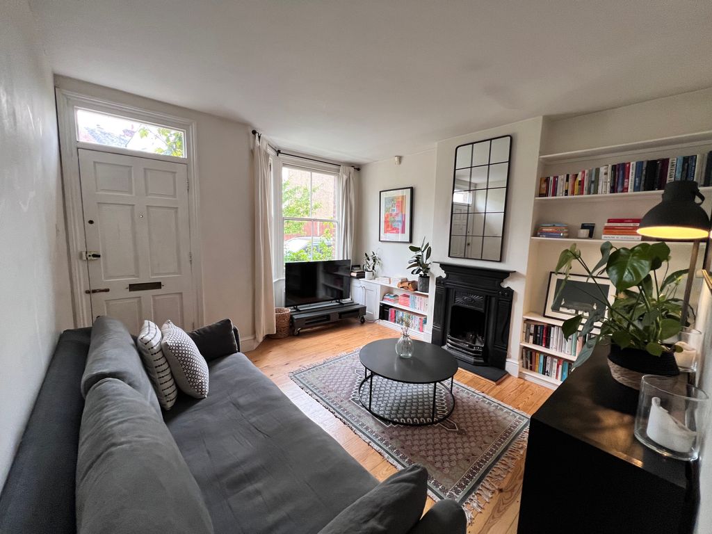 Property photo 1 of 13 Living Room