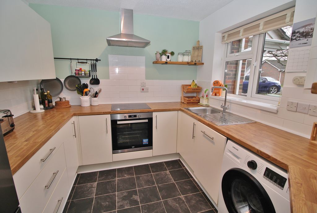 Property photo 3 of 12