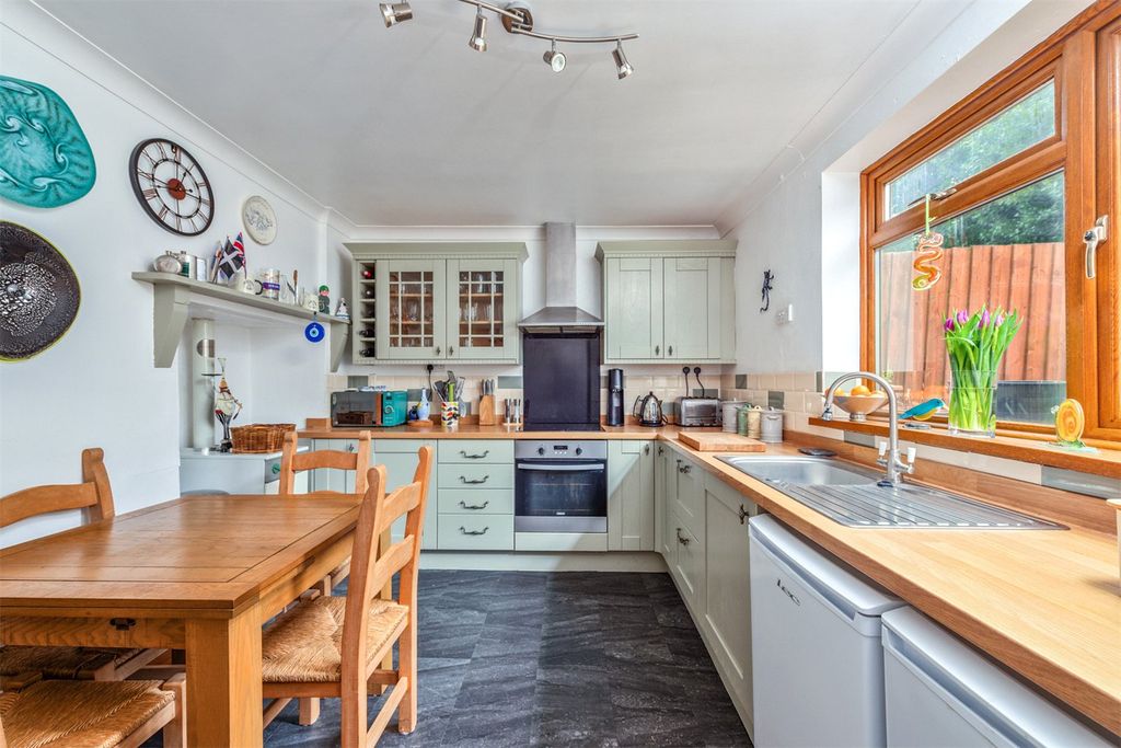 Property photo 2 of 15 Picture No. 05