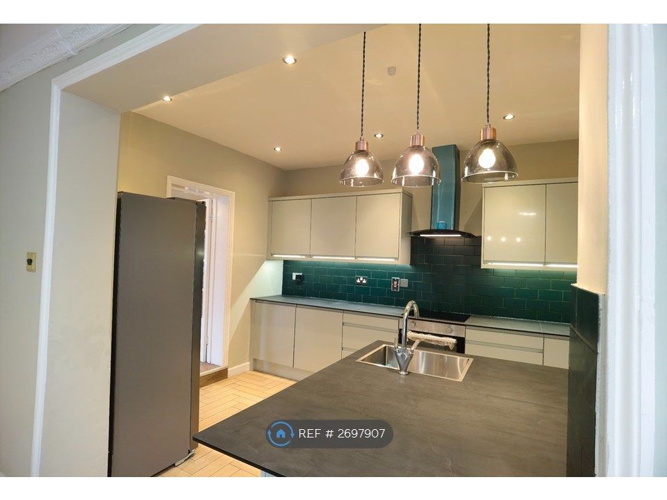 Property photo 2 of 16 Kitchen