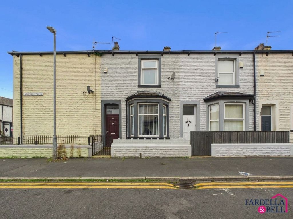 Property photo 1 of 12
