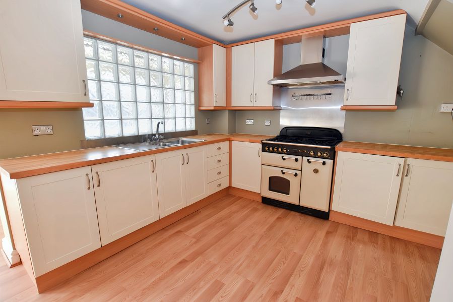 Property photo 2 of 25 Kitchen Area