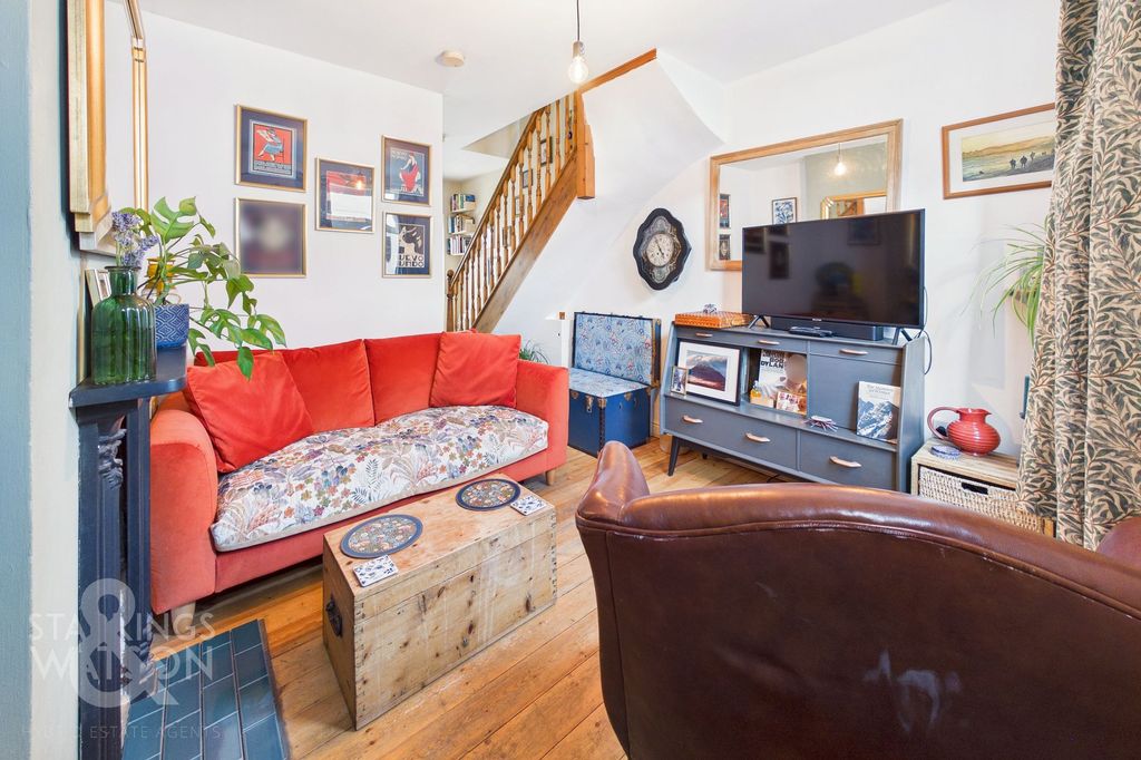 Property photo 2 of 18