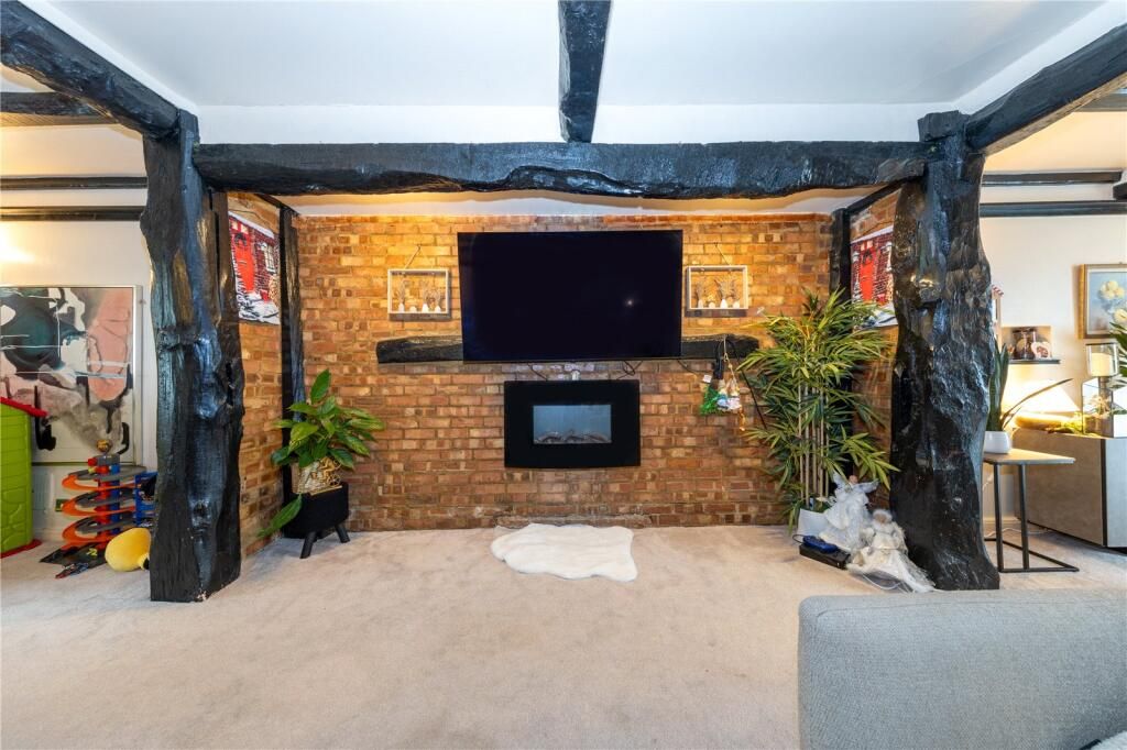 Property photo 3 of 32