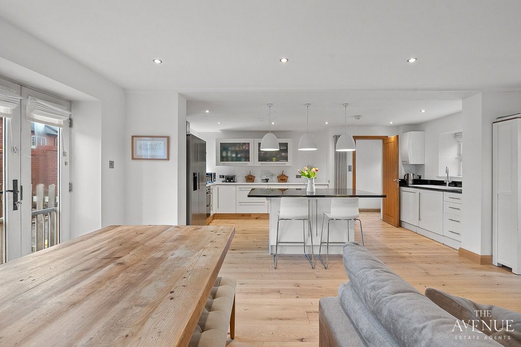 Property photo 1 of 44 3929812