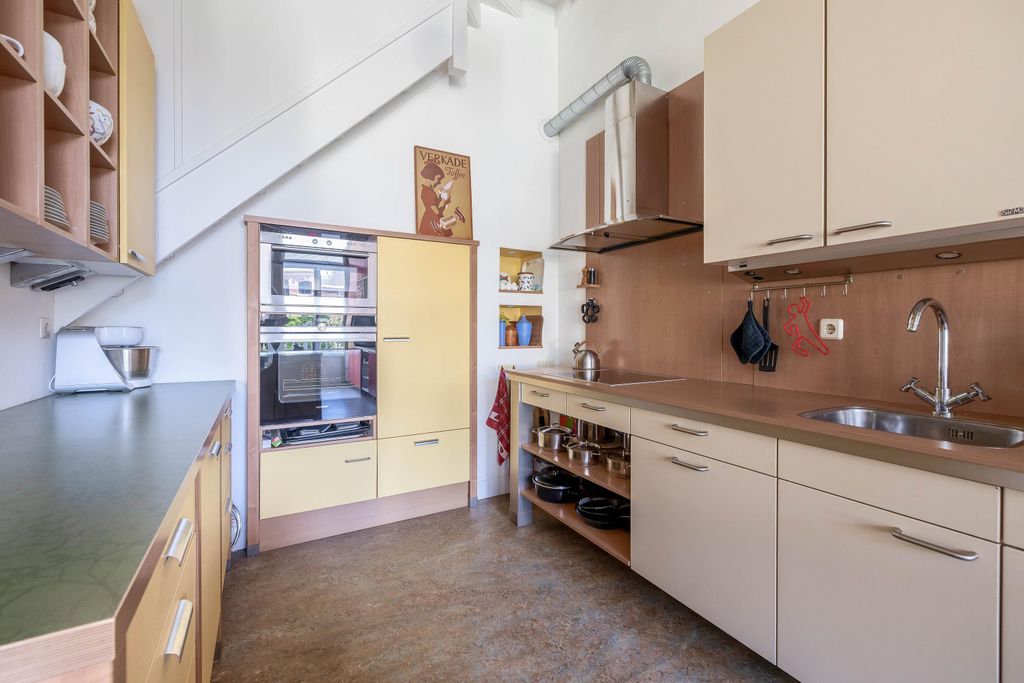 Property photo 2 of 70