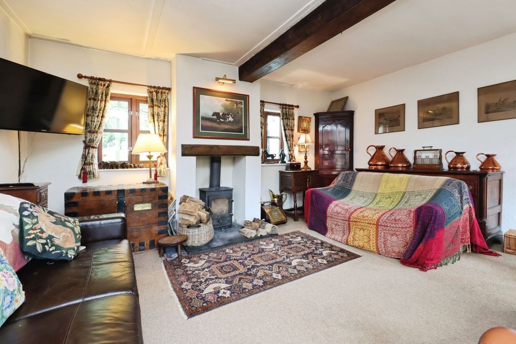 Property photo 2 of 19 Family/Sitting Room